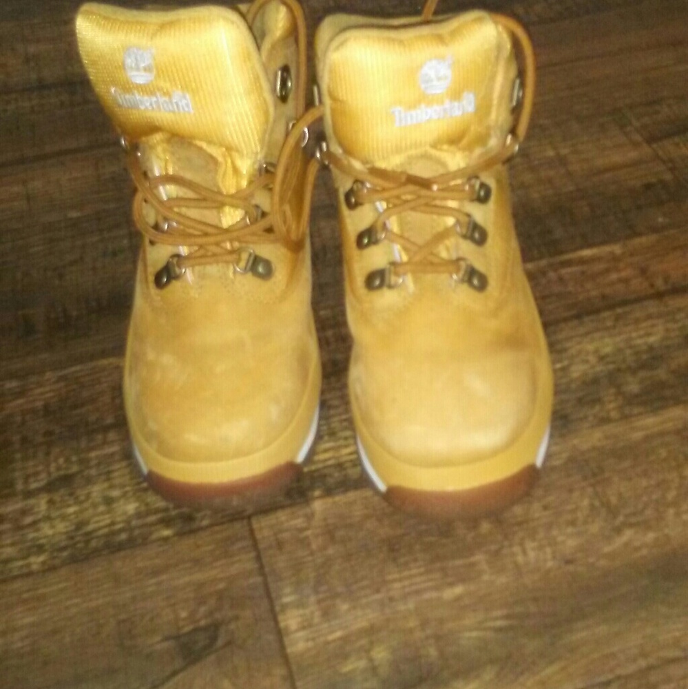 SOLD Timberland Suede boots wheat size 5 boys - Picture 3 of 5